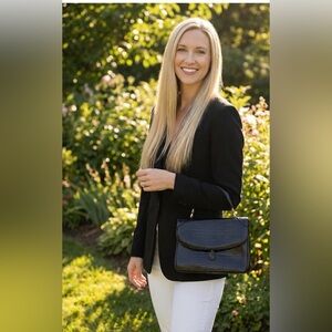 ❌sold❌ Bienen-Davis Vintage 1940s Top Handle Bag – Croc-Embossed Patent Leather